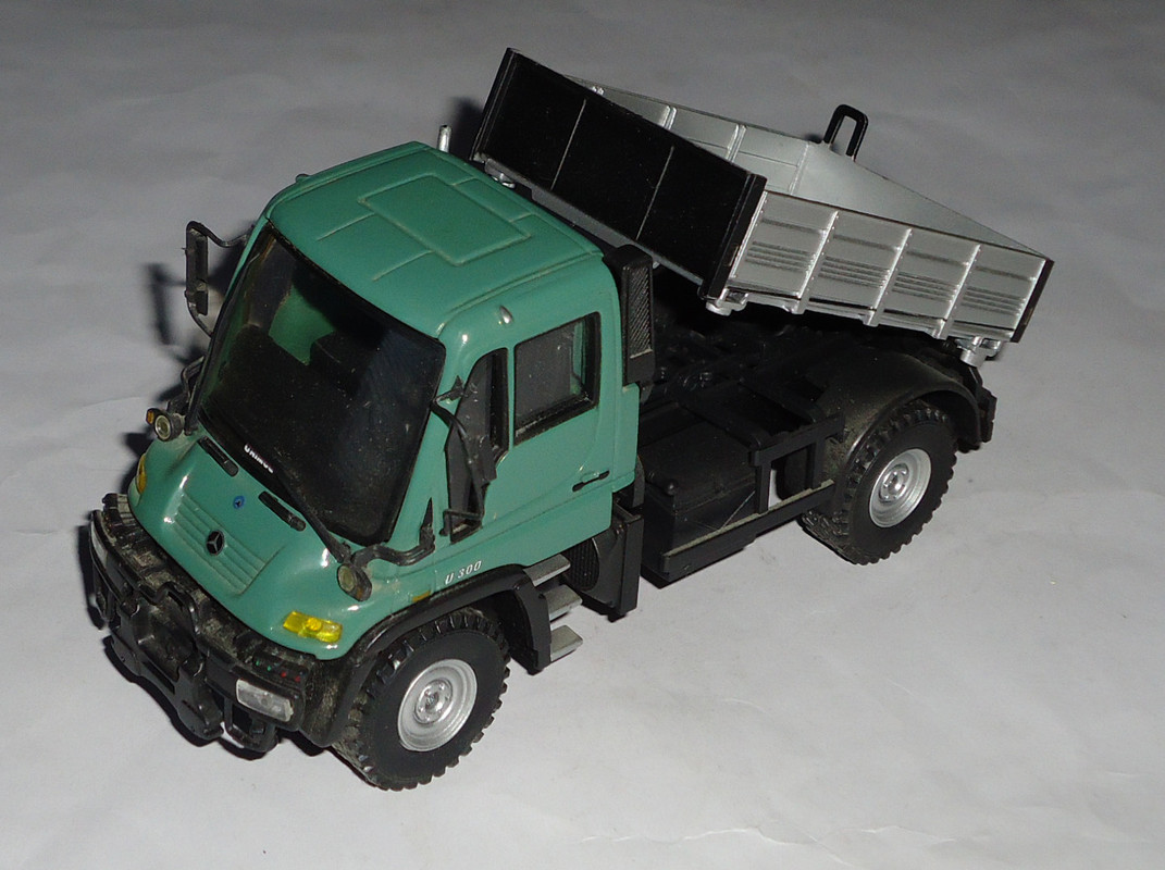 Mercedes-Benz-Unimog-U300