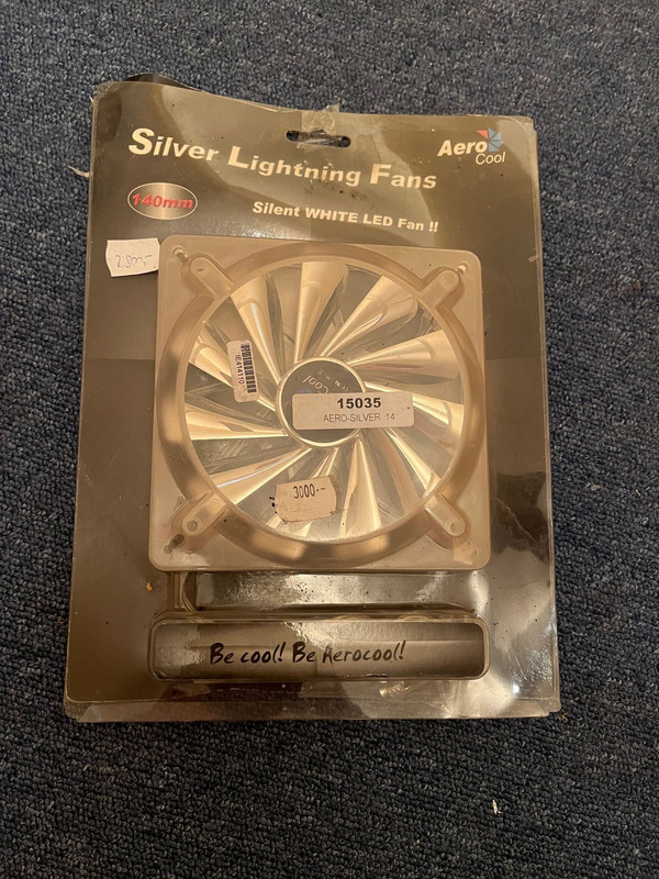 aerocool_silver_fan