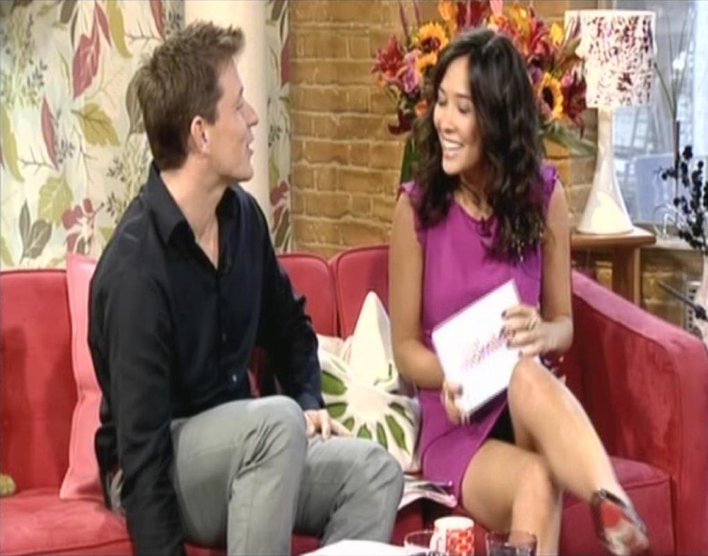 myleene-klass-upskirt-slomolegs-this-morning-27-aug-10-6