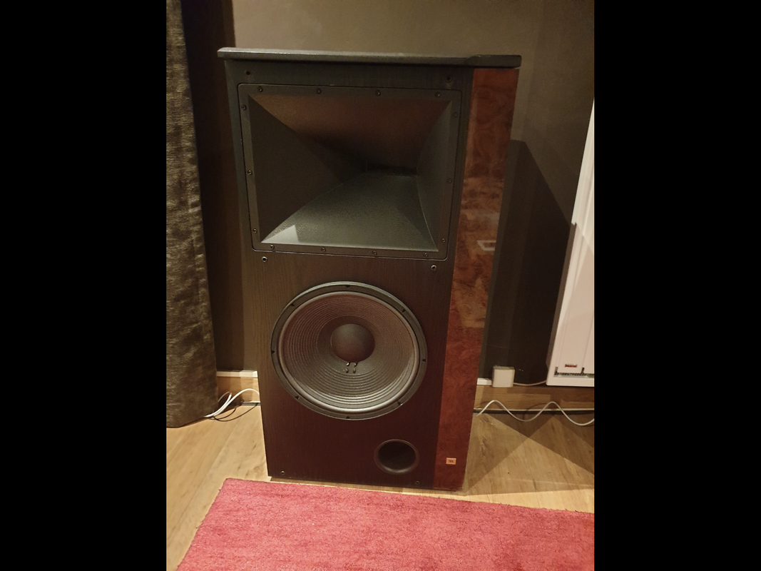 D8A86A37-9CB8-4FE0-8EA0-CBBA396A0ED7