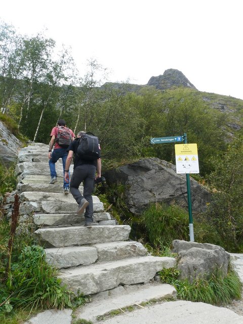 DÍA 8 – LOFOTEN: RAMBERG-KVALVIKA BEACH-HAMNØY-REINE-Subida al REINEBRINGEN - 12 días por Noruega: Bergen - Tromsø - Islas Lofoten - Oslo (13)