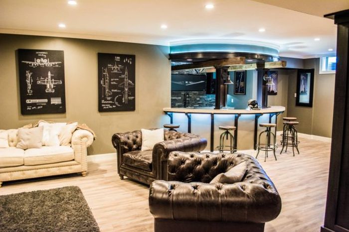 Мужик построил у себя в подвале собственный бар, который круче, чем те, в которых ты часто бываешь