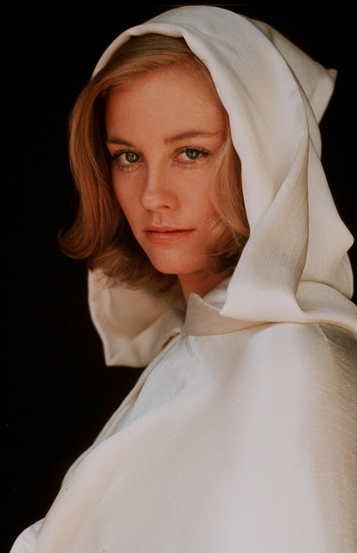 CybillShepherd_c33