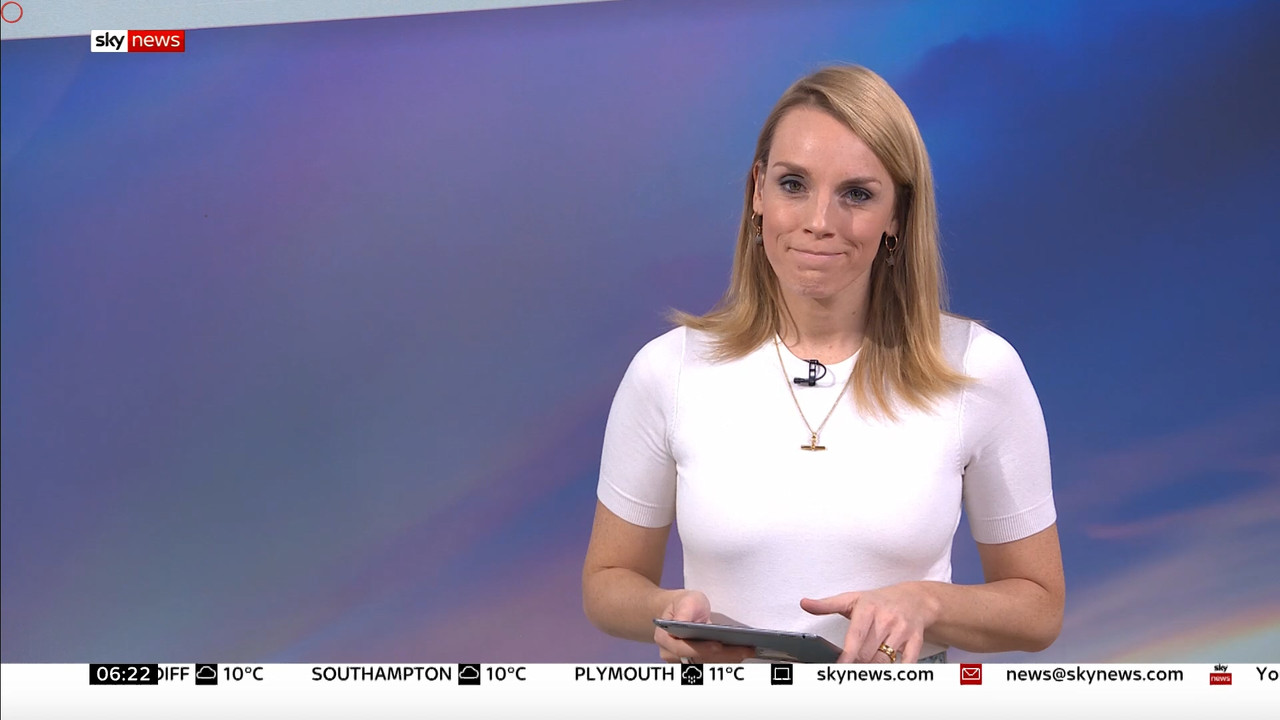 12.26 - 06.00.00 - Sky News @ Breakfast. Latest news headlines, compr....ts_snapshot_23.31.571