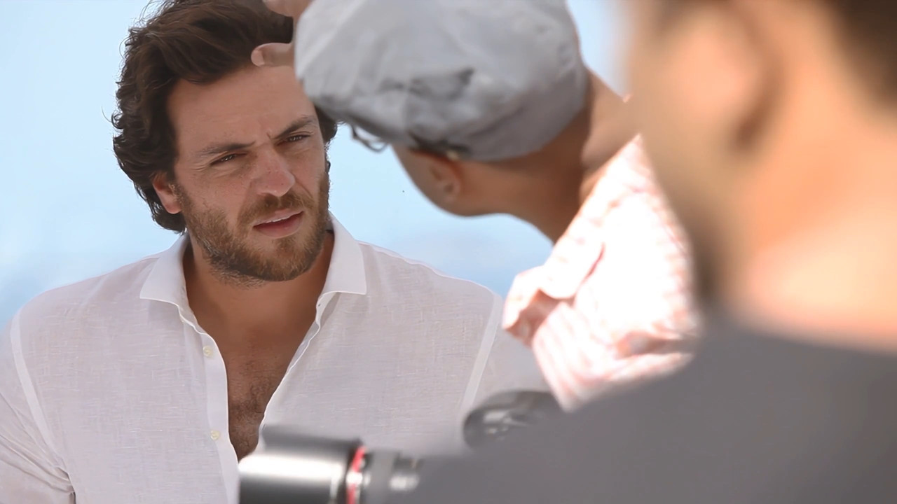 IstoÉ Gente _ Making-of Photoshoot _ Alinne Moraes e Rodrigo Lombardi.ts_snapshot_02.01.203