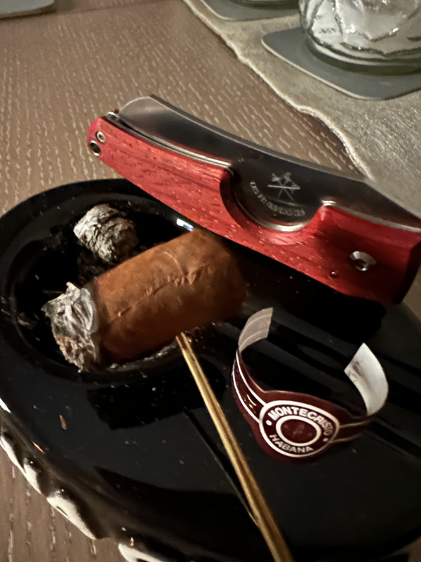 8E094186-A998-4CEE-A718-34EFDB0AA9B4