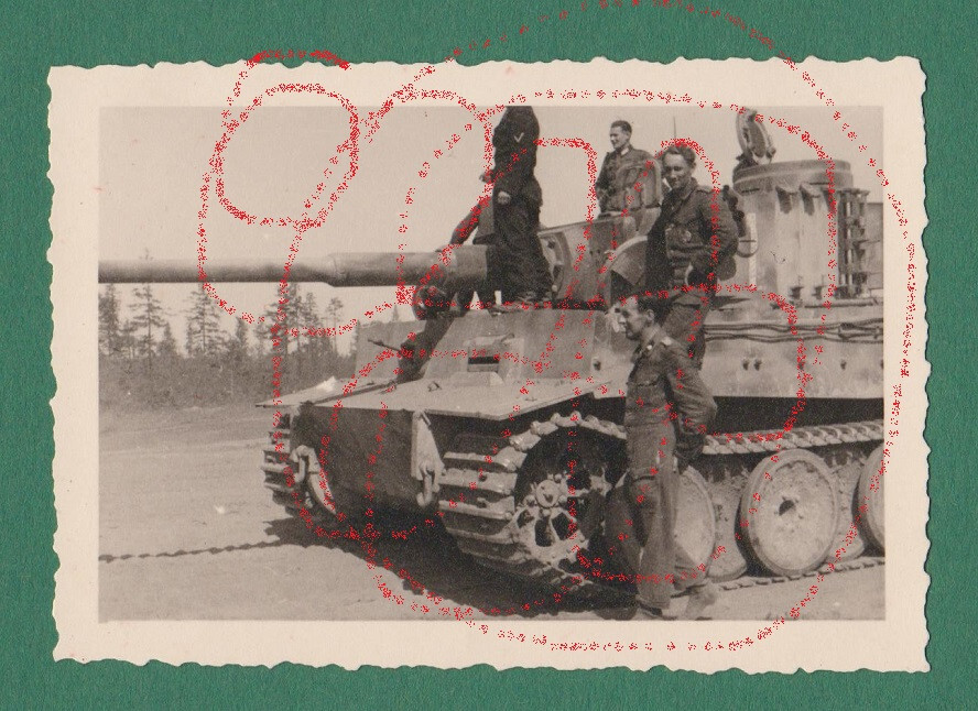 Original Foto Tiger Panzer Pz VI Panzermann Orden schw.ere Panzer Abteilung (4)
