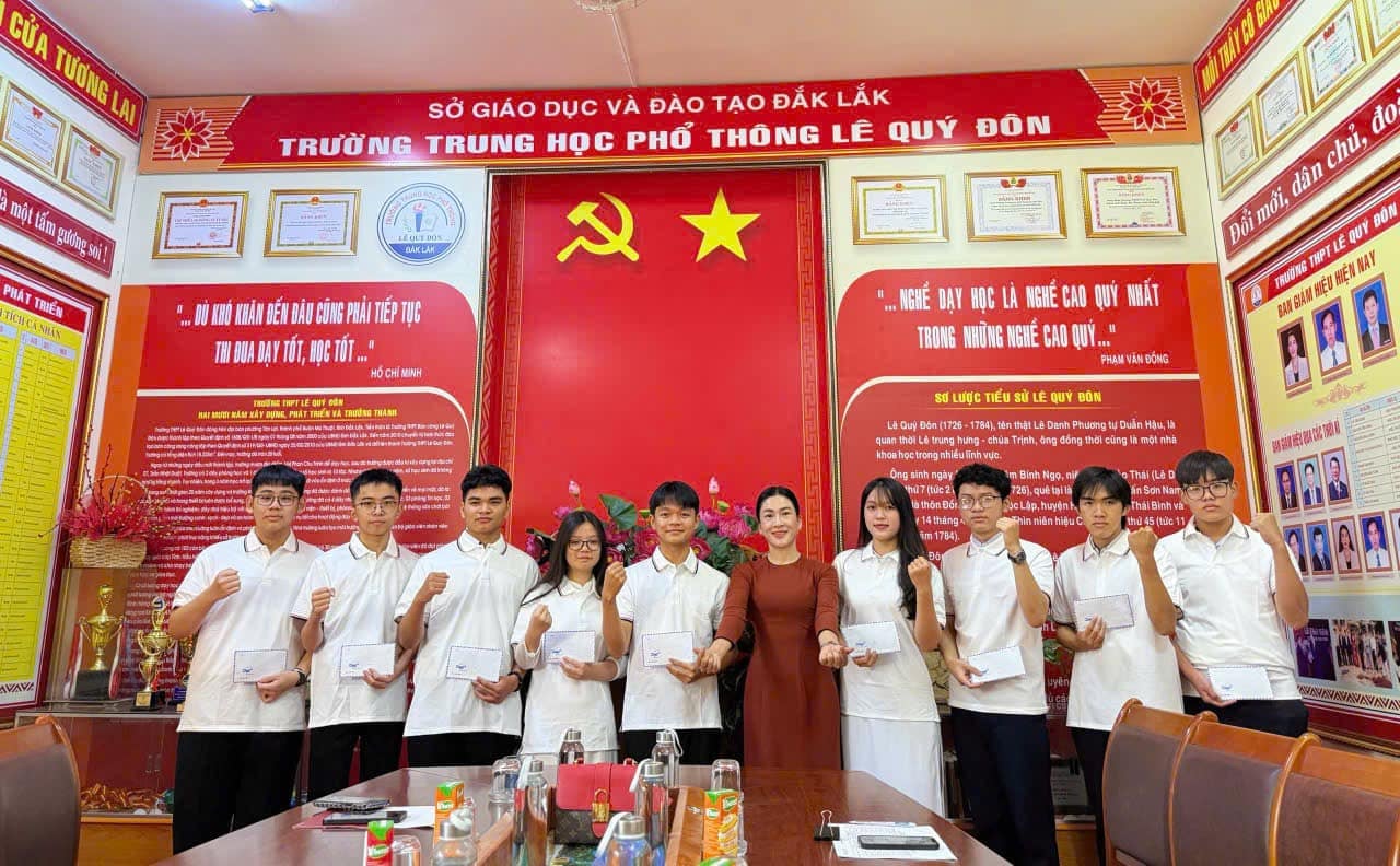 Lễ khen thưởng thành tích xuất sắc