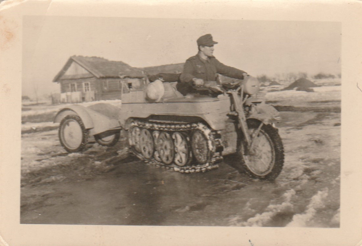 Foto NSU Kleines Kettenkraftrad mit Anhänger Typ HK 101 Sd.Kfz.M