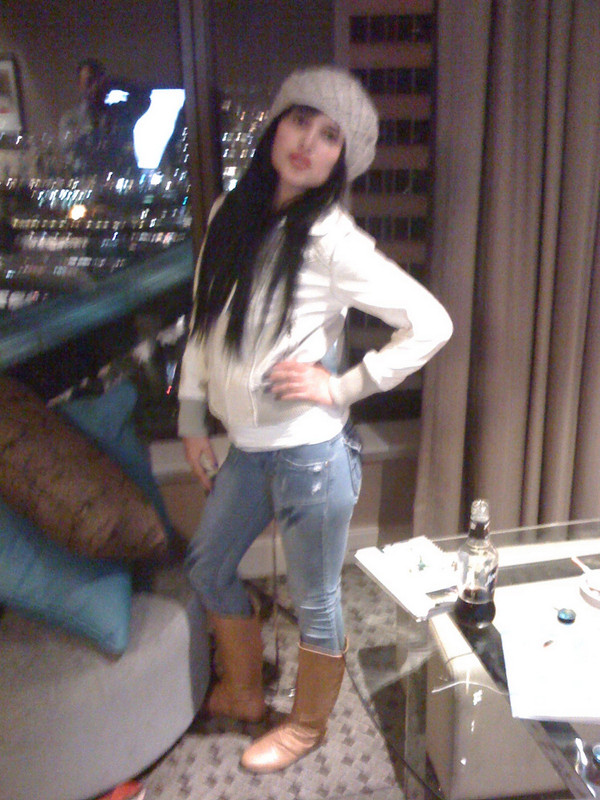 Otra nena amateur desnuda y embarazada