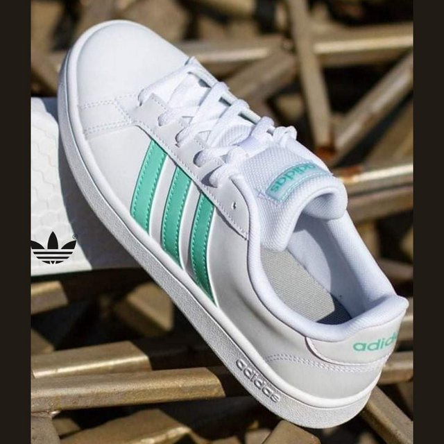 tenis adidas de brilho