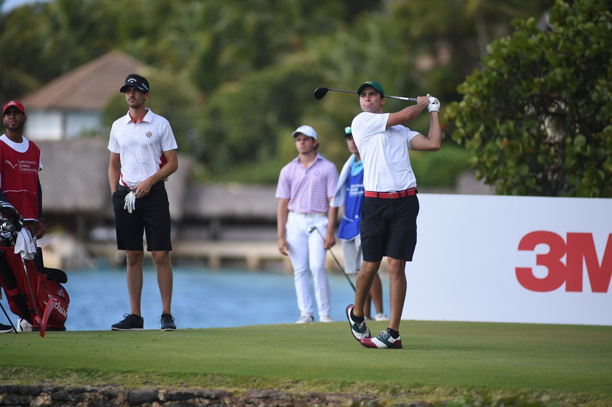 El golfista Álvaro Ortiz se alista para el PGA TOUR