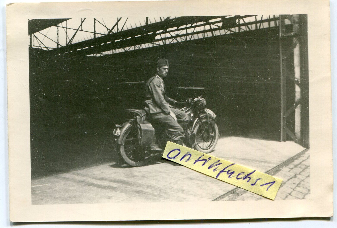 Deutsches Militär-Motorrad WH-16782 Typ BMW Rohrrahmen-Modell im 2.WK