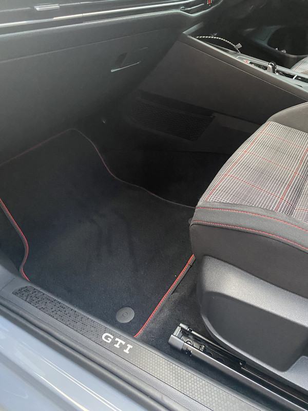 23077AA4-C5B5-41D0-8A05-DCE8C59E2091