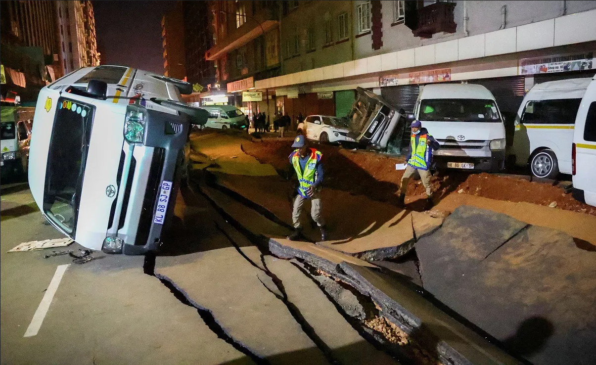 VIDEO: Explosión en calle de Sudáfrica deja 1 muerto y 48 heridos