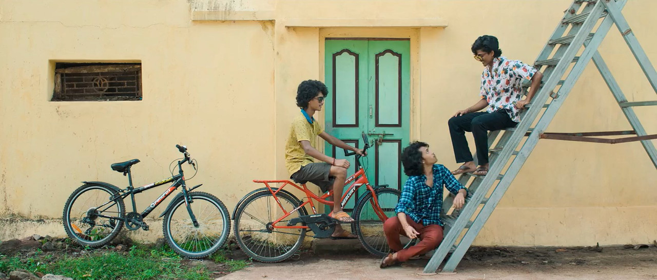 Tuk Tuk 2025 WebRip [Hindi + Tamil + Telugu + Malayalam + Kannada] 480p, 720p ESub Screenshot
