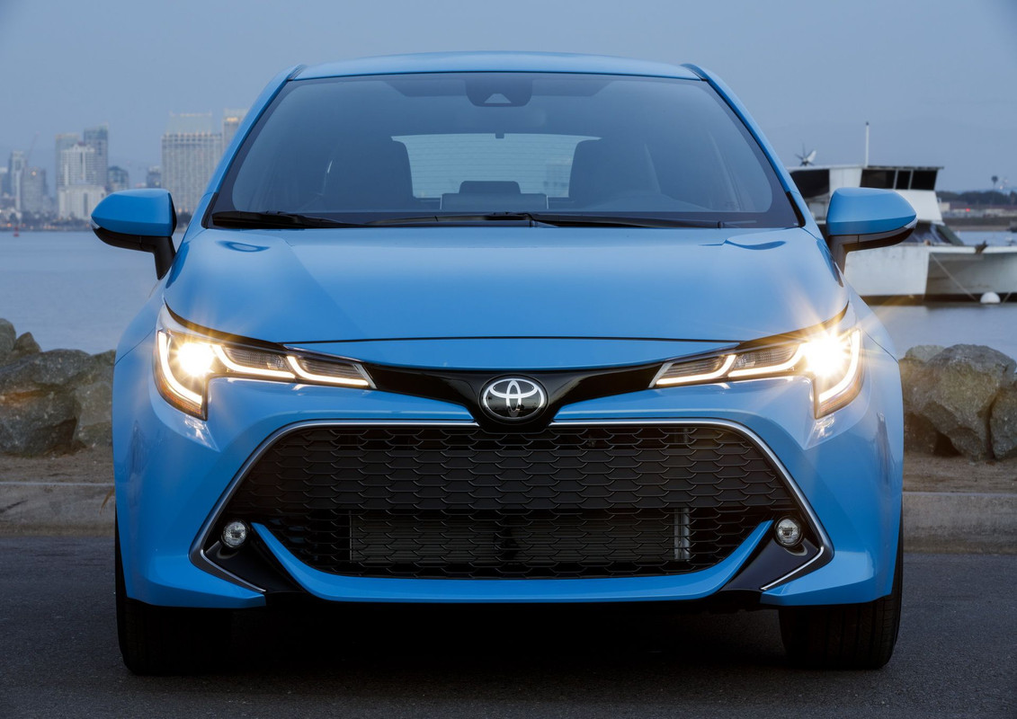 2019 Toyota Corolla Hatchback (1)