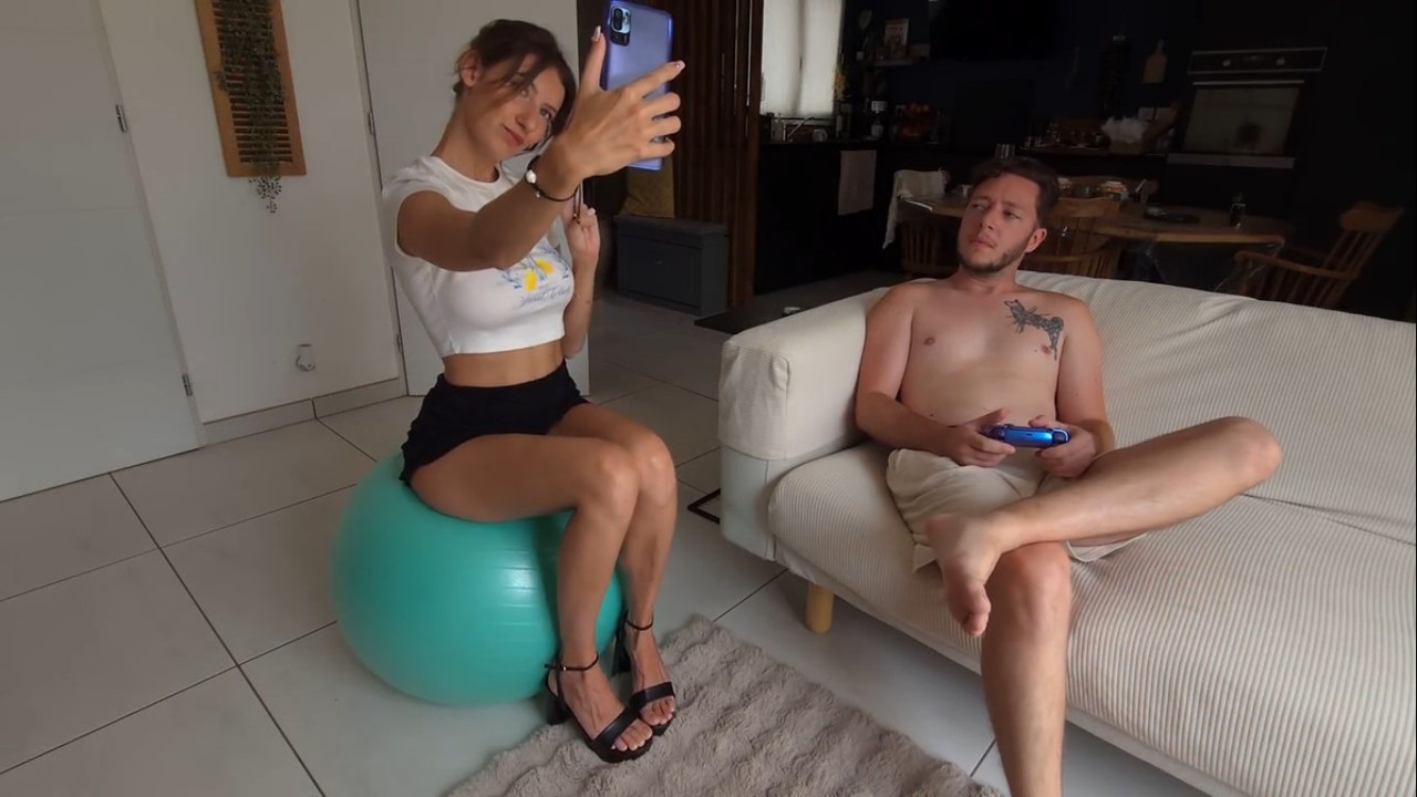 OnlyFans 2025 Luxymin Roleplay My roommate fucks my ass on my gym ball