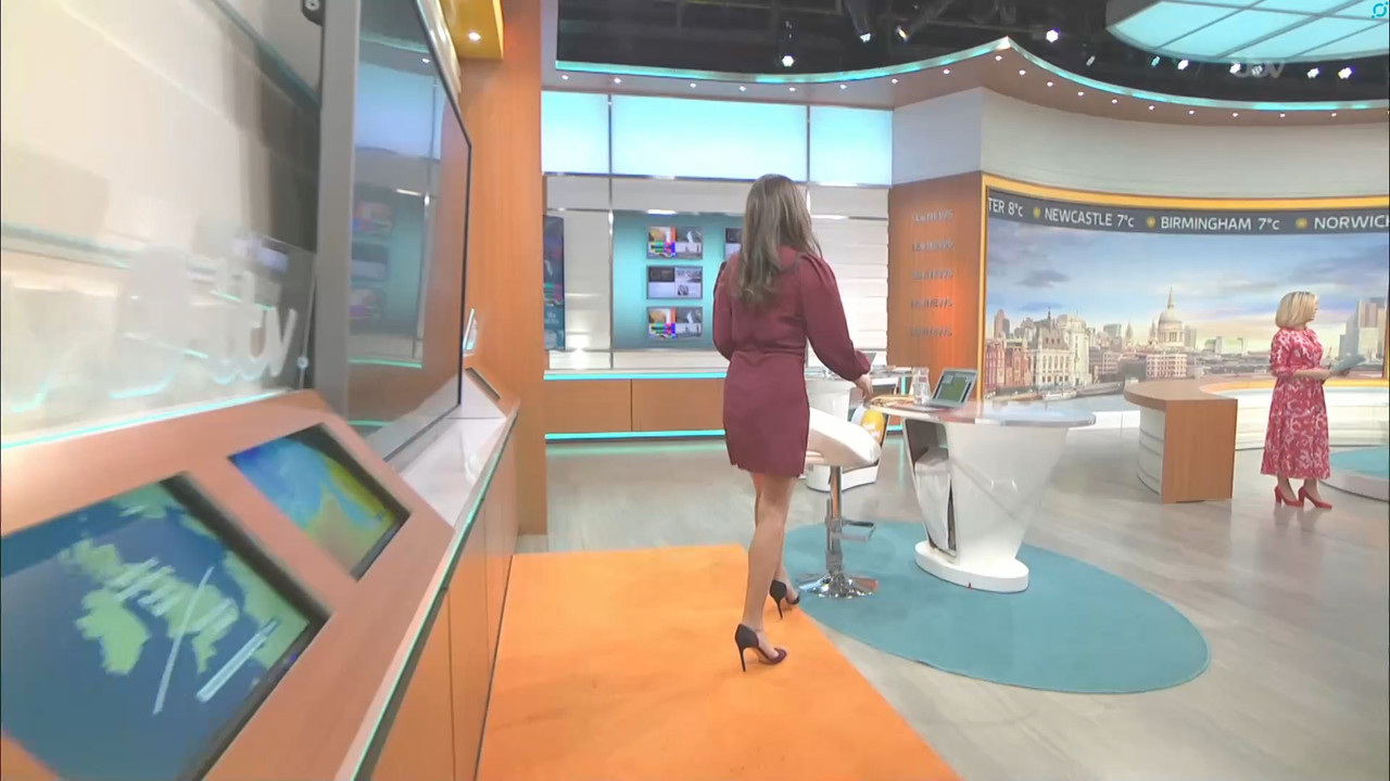 11.26 - 06.00.00 - Good Morning Britain. Morning magazine featuring a....ts_snapshot_02.50.266