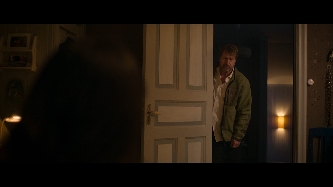 The Glass Dome 2025 S01E01 Netflix 1080p WEB DDP x264-NM21vi.mkv_snapshot_25.02.000