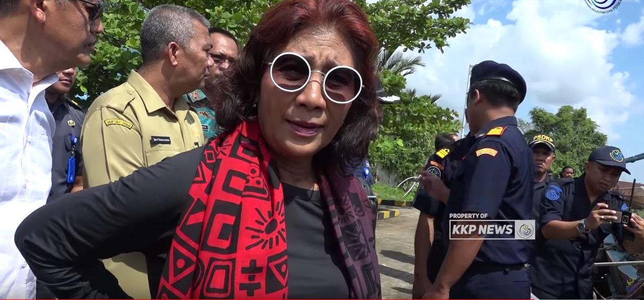 Tinjauan Menteri Susi Jelang Penenggelaman Kapal Asing di Stasiun PSDKP Pontianak, 30 April 2019
