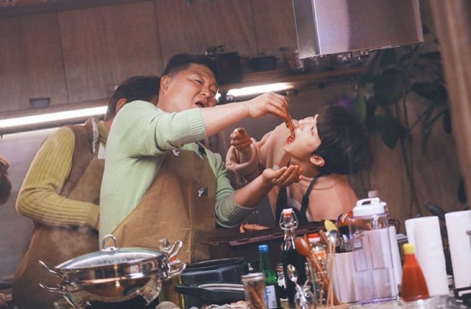 81457-F86-4-A85-46-FD-A50-F-3-D03-AC34-A