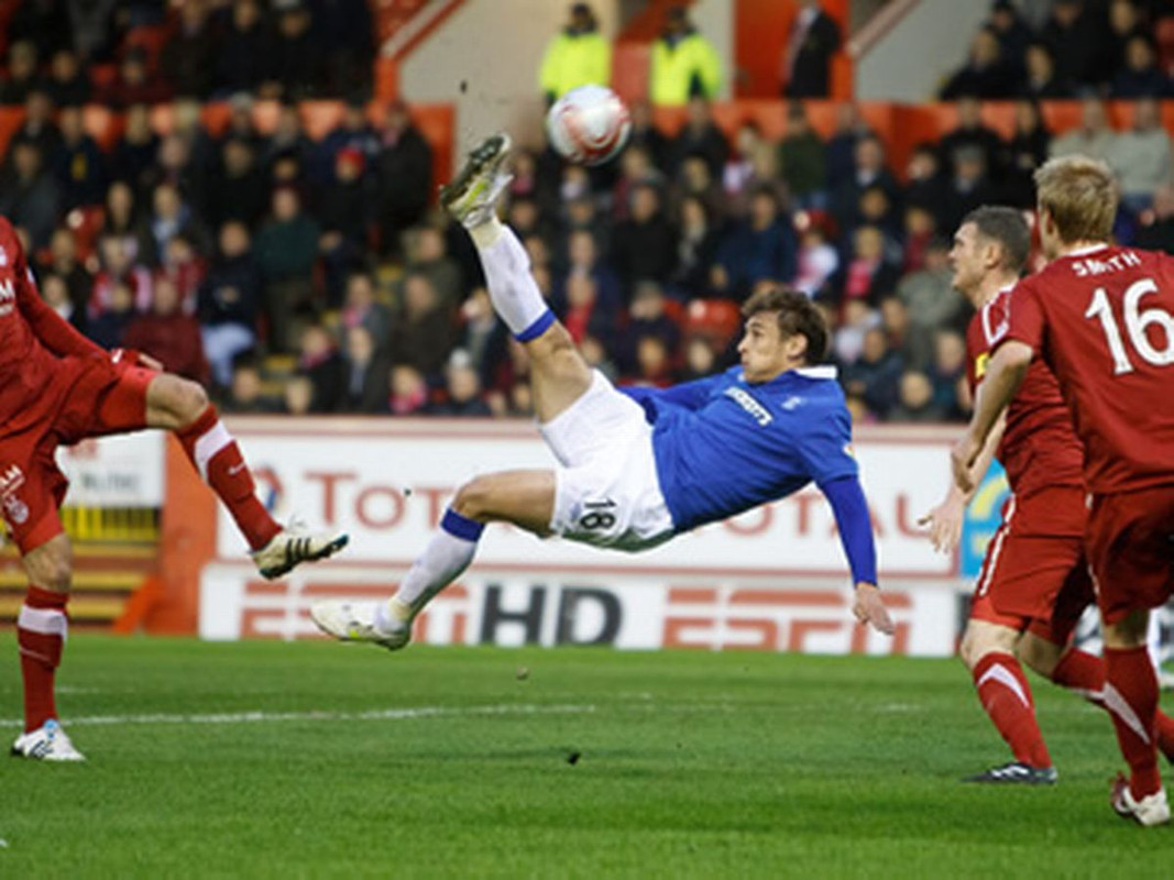 nikica-jelavic-scores-for-rangers-against-aberdeen-846927742