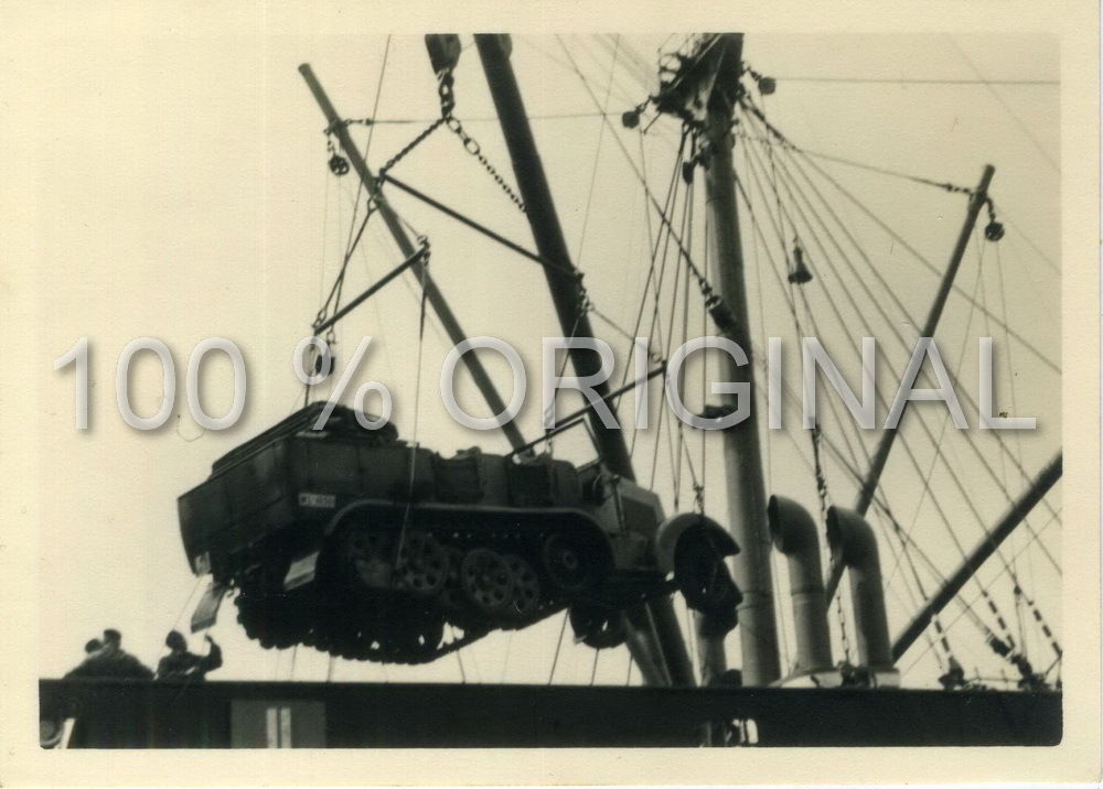 orig Foto Brüsterort Majak Pr. Flak Rgt.1 Soldat