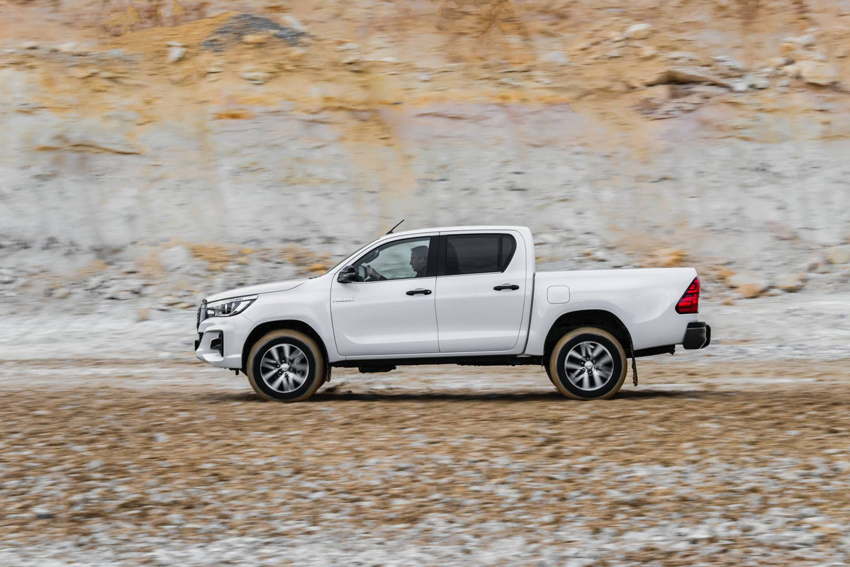 Toyota Hilux 2019 Special Edition (27)