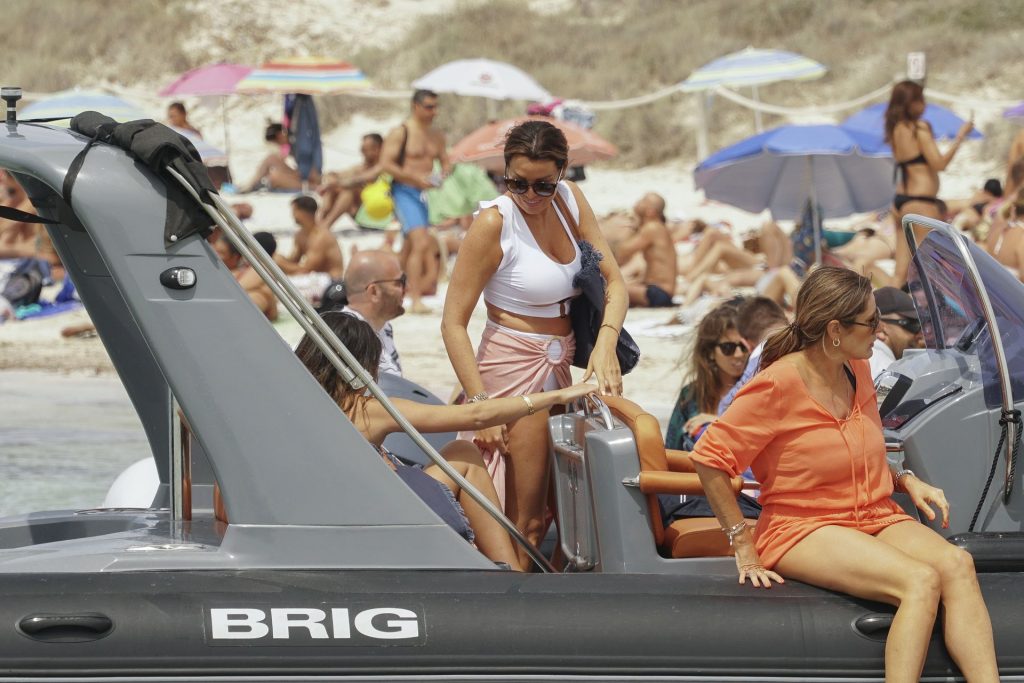 Jess-Wright-Sexy-The-Fappening-Blog-com-32-1024x683