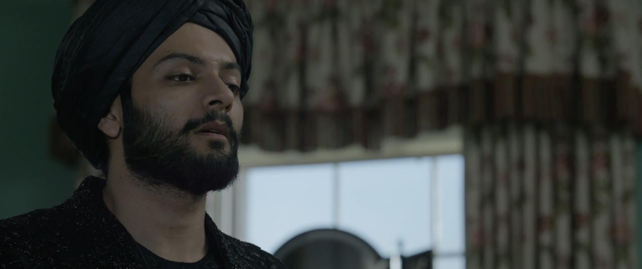 Victoria & Abdul 2017 (1080p x265 10bit Tigole).mkv_snapshot_01.