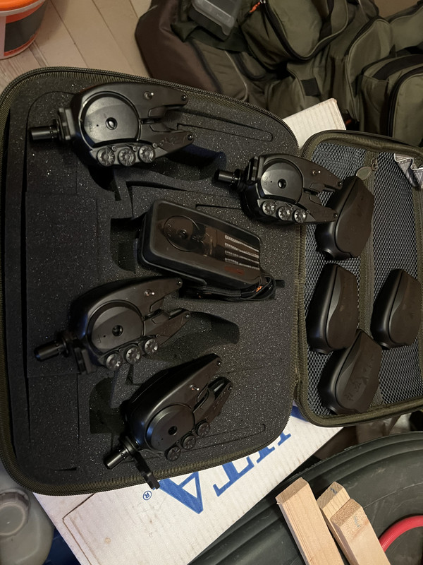 B209D5A1-CD08-4283-B2EA-CB67E9D3AF5A