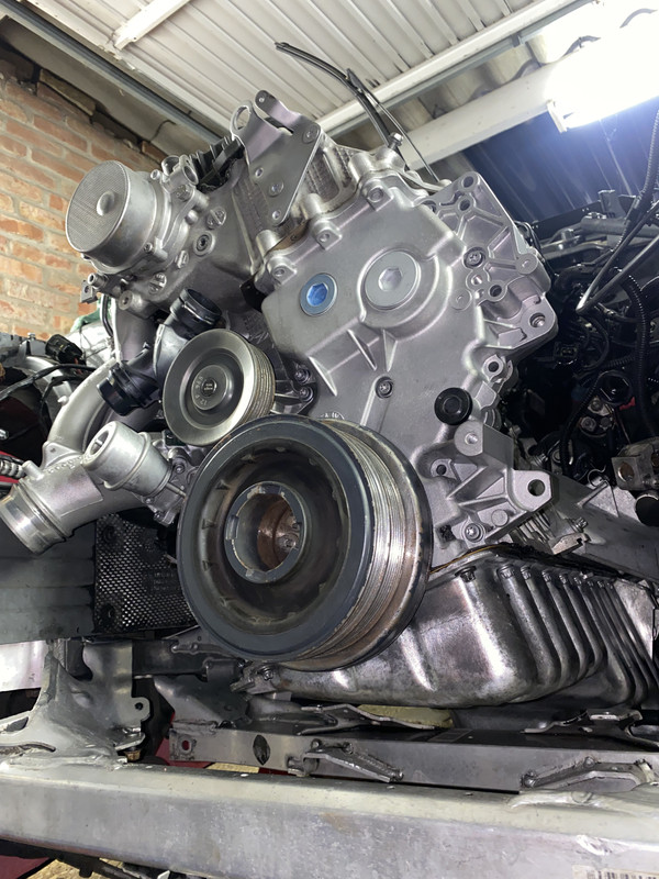 AB6D02EE-2519-419C-94E1-BA519B03B69B