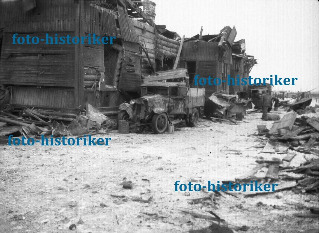 Häuserkampf Russland zerstörte LKW GAZ TARN Sche