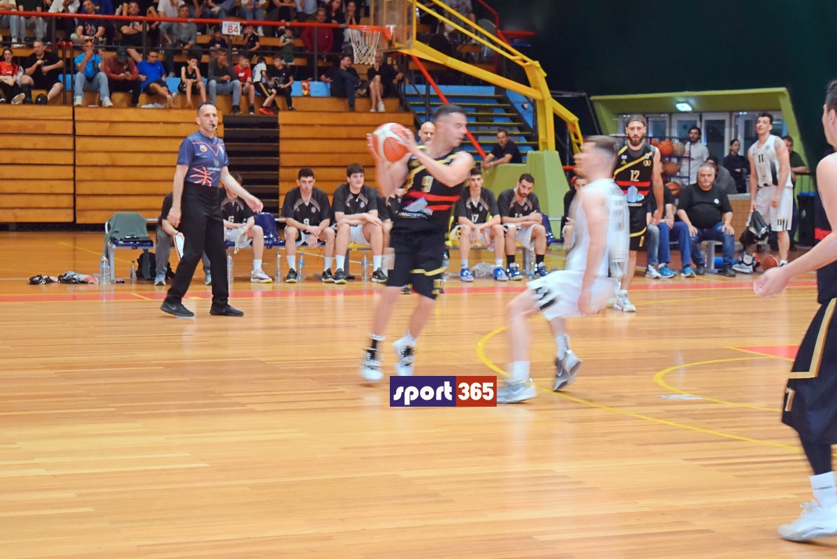 , &Omicron; &Delta;ί&omega;&nu; &Kappa;&upsilon;&pi;&alpha;&rho;&iota;&sigma;&sigma;ί&alpha;&sigmaf;&nbsp;64-60 &tau;&eta;&nu; &Kappa;&alpha;&lambda;&alpha;&mu;ά&tau;&alpha;&nbsp;B.C.&nbsp;&sigma;&tau;&eta;&nu; &Tau;έ&nu;&tau;&alpha;, &iota;&sigma;&omicron;&phi;ά&rho;&iota;&sigma;&epsilon; (1-1) &tau;&omicron;&upsilon;&sigmaf; &tau;&epsilon;&lambda;&iota;&kappa;&omicron;ύ&sigmaf; &tau;&eta;&sigmaf; &Alpha;1 &Epsilon;&Kappa;&Alpha;&Sigma;&Kappa;&Epsilon;&Nu;&Omicron;&Pi; (&phi;&omega;&tau;&omicron;&gamma;&rho;&alpha;&phi;&iota;&epsilon;&sigmaf; & &beta;ί&nu;&tau;&epsilon;&omicron;)