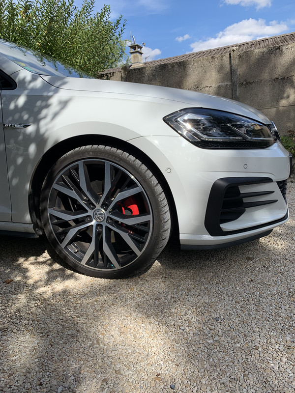 E04B811D-651A-4688-8477-085708543E08