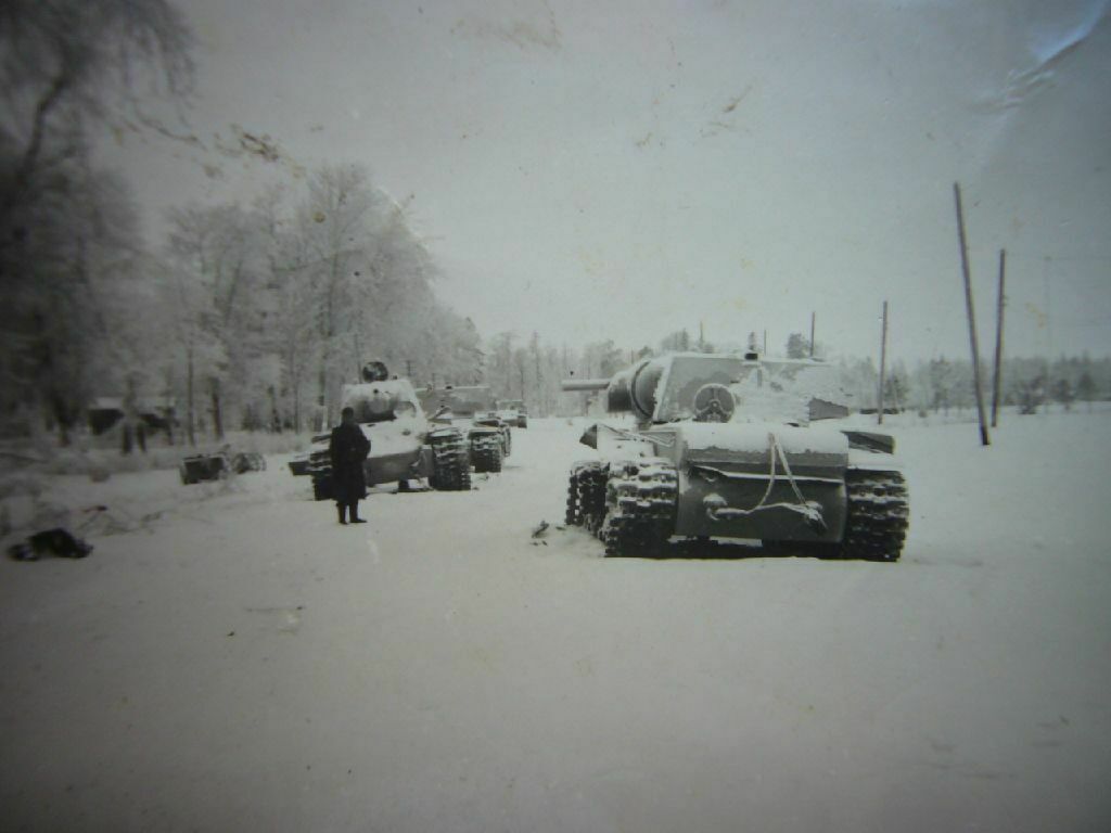 Foto Russland Ostfront - zerstörte schwere russ. Kampfpanzer PAN