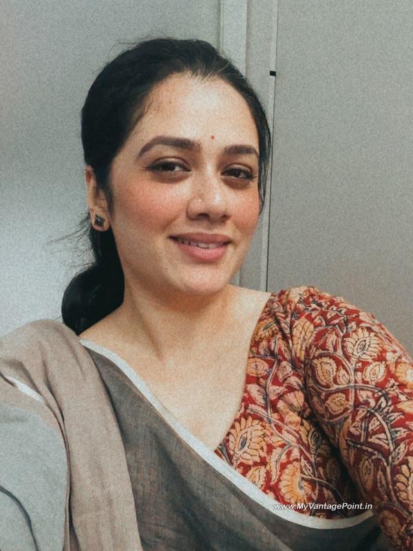 9-Girija-Oak-Godbole-Wallpapers-Photos-HD-Mobile-Photos-My-Vantage-Point