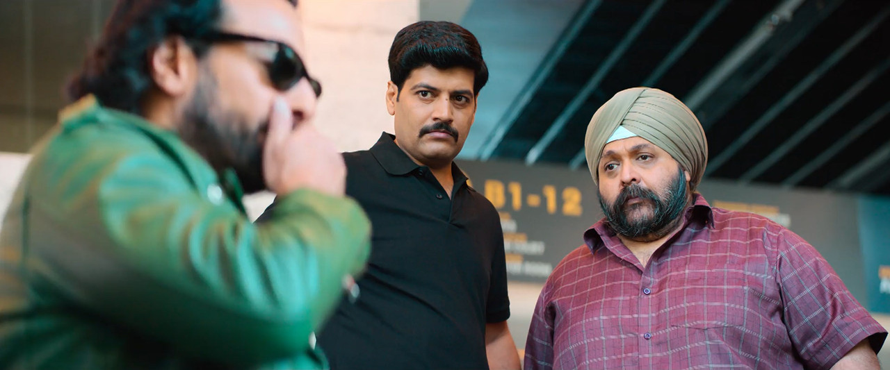 Jewel Thief - The Heist Begins 2025 WebRip [Hindi + Tamil + Telugu] 480p, 720p, 1080p Screenshot