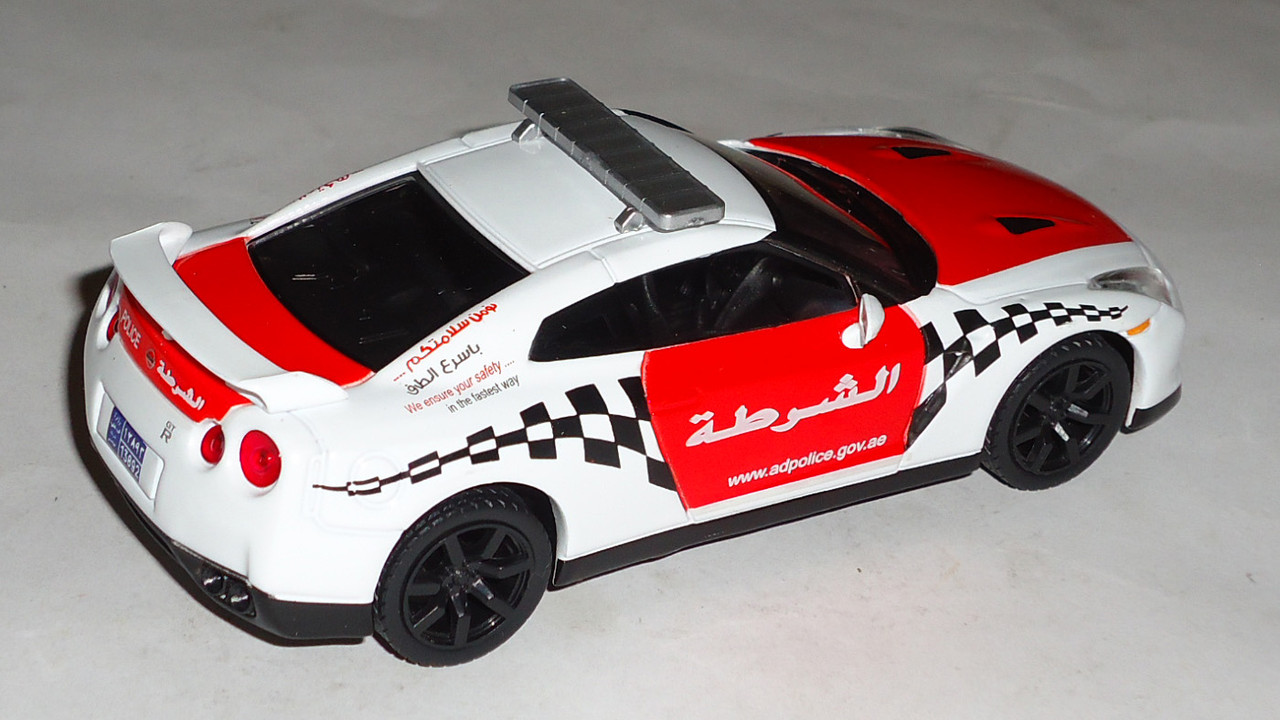 Nissan-GT R Police1