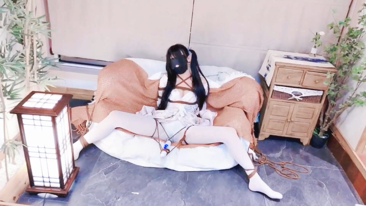 窒物者 小G的和服捆绑很惊艳.mp4_20211202_185243.199