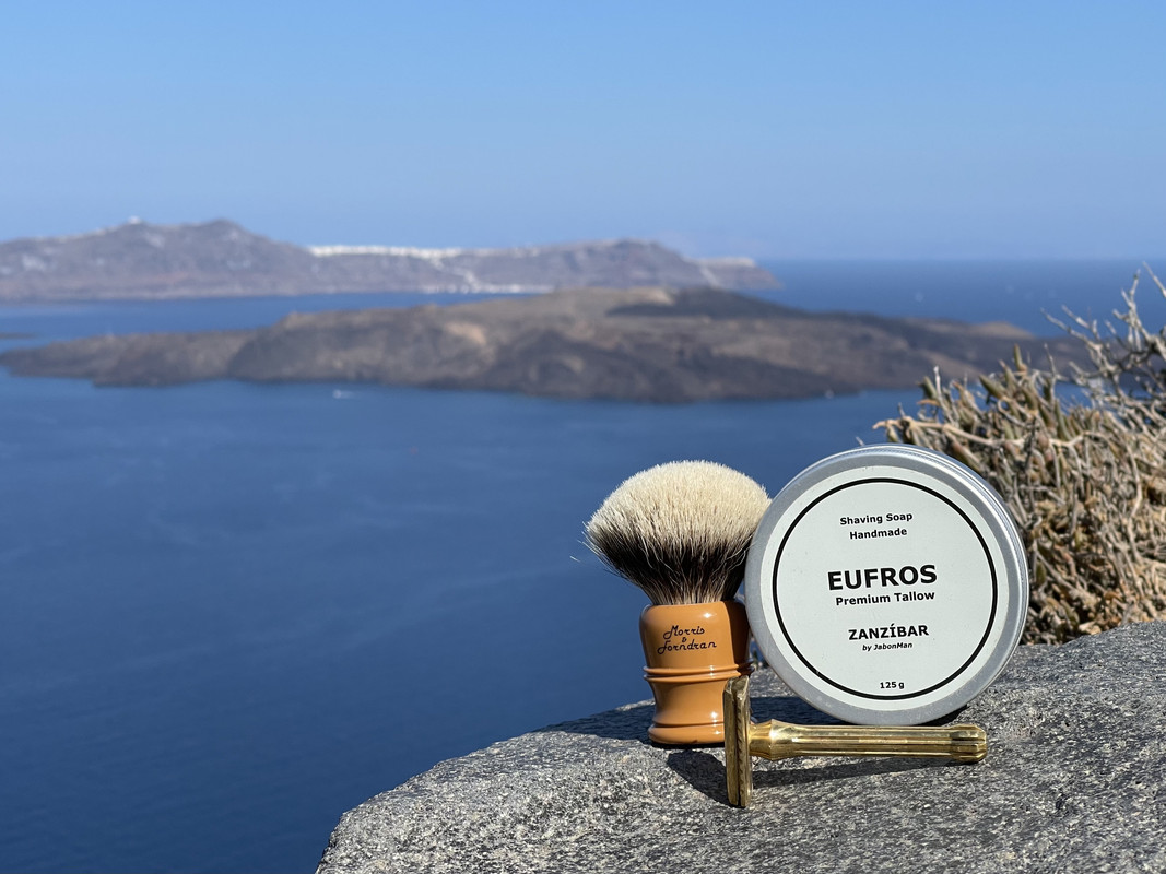 C883A2F7-AF41-4BC2-838C-821BFD3F3E1D