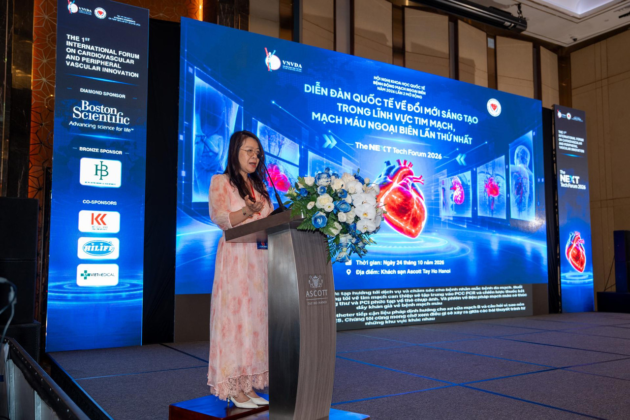 Đoàn chủ tọa và ban tổ chức Hội Bệnh Mạch Máu Việt Nam khai mạc NEXT TECH FORUM 2026