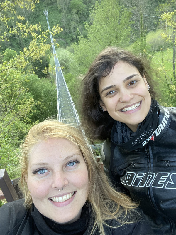 AC866B9B-B669-43B9-A1AD-C0E489EFAB10