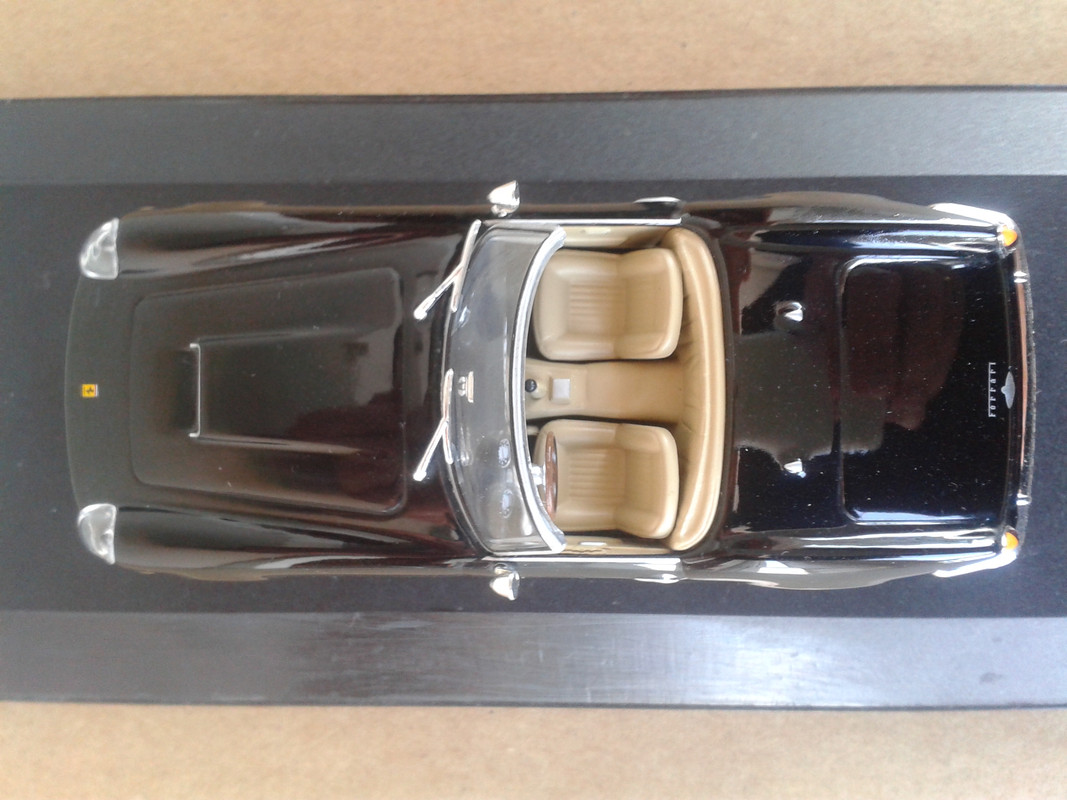 1957 Ferrari 250 GT California (Ixo - nº 22 Ferrari RBA) (12)