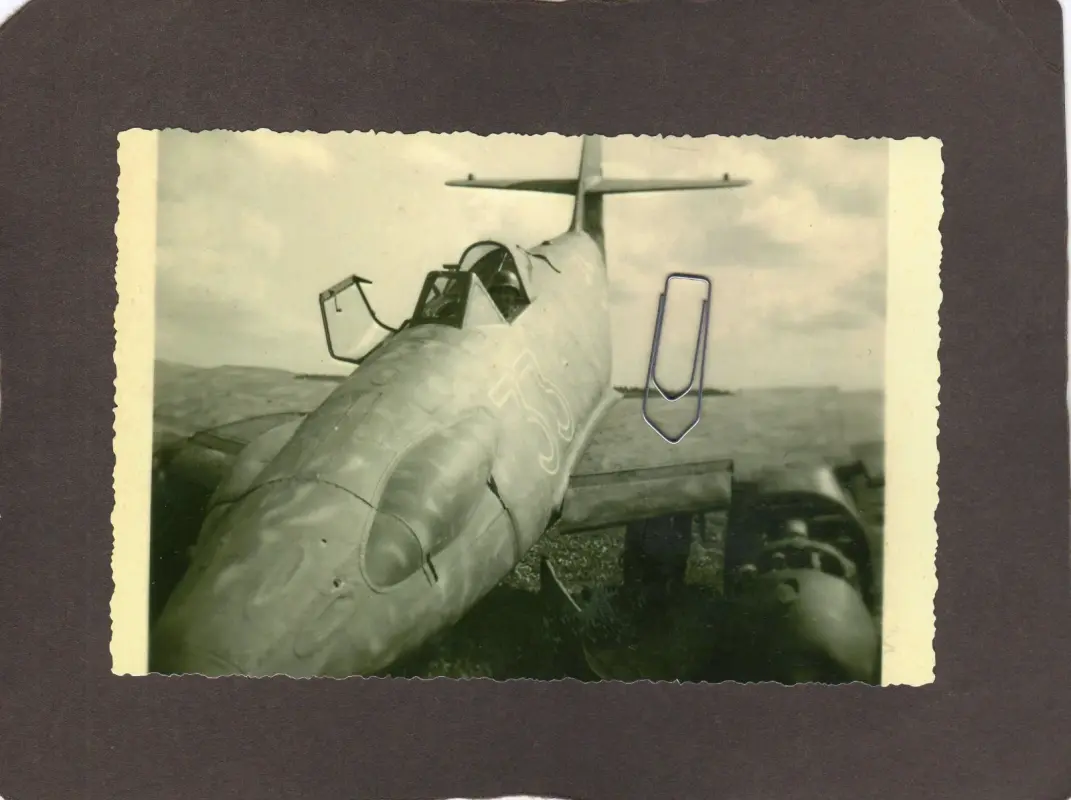 S-3) Foto Luftwaffe Flugzeug Messerschmitt Me262 Kennung