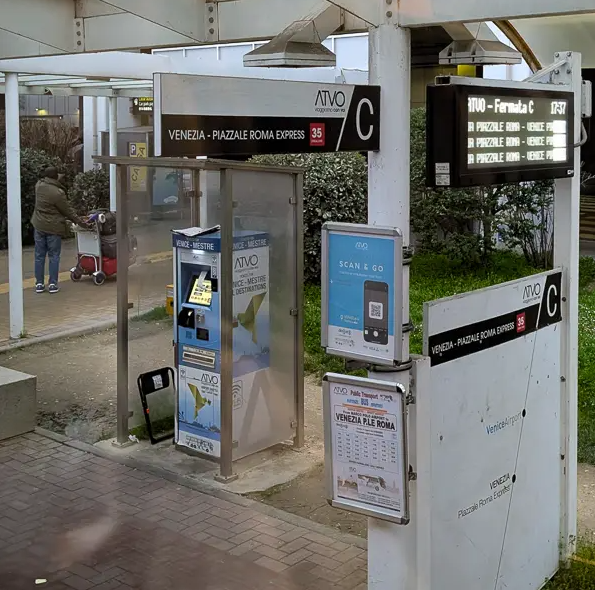 Para el trayecto desde el aeropuerto Aeropuerto Marco Polo de Ven - Foro Italia