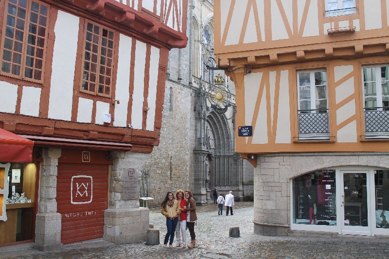 Por Normandía y Bretaña - Blogs de Francia - Día 8: Vannes-Rochefort en Terre-Josselin-Rennes. (2)