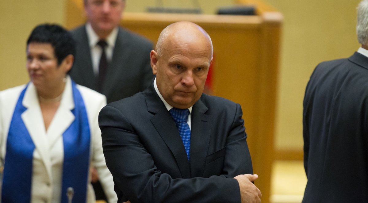 SIŪLOMA SUTEIKTI TEISĘ SUIMTI ASMENIS, ĮTARIAMUS SEKSUALINE PRIEVARTA PRIEŠ VAIKUS