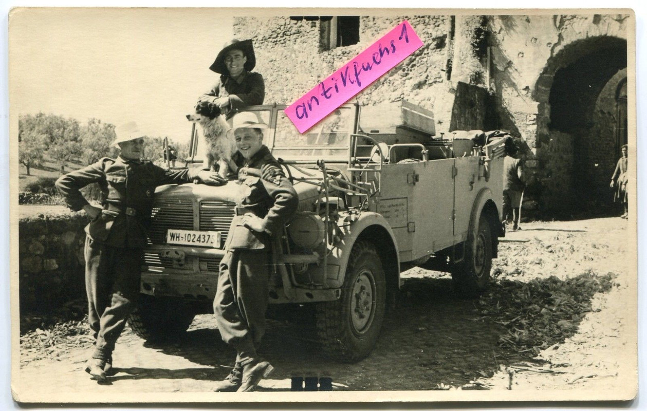 schwerer WH-Kübelwagen WH-1024375 an der Südfron